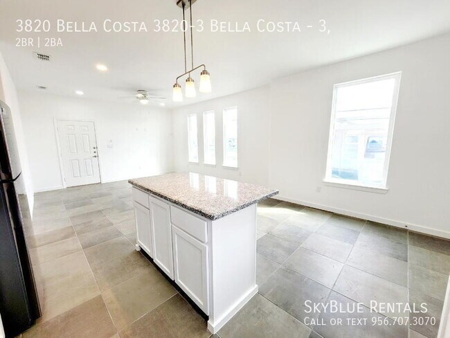 Building Photo - 3820 Bella Costa 3820-3 Bella Costa-3,