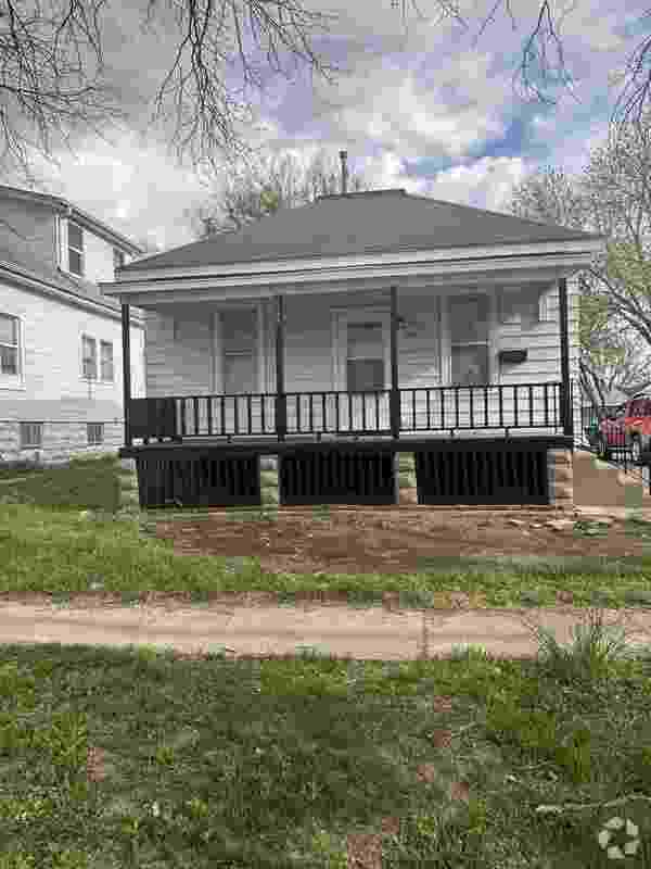 Building Photo - 1108 Charleston St