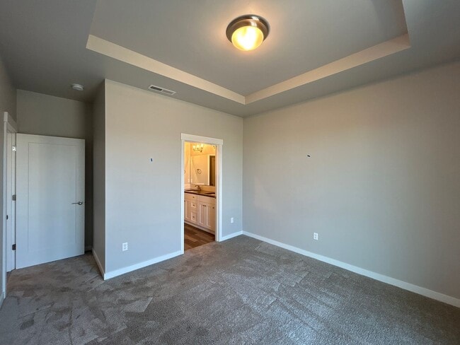 Building Photo - 2 Bedroom Duplex – Luderman Crossing - Bend