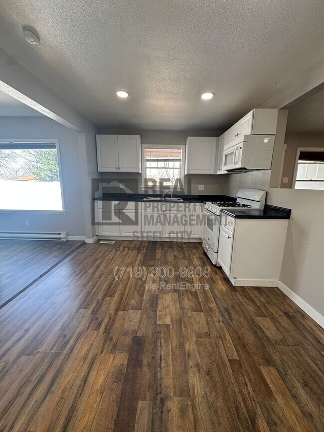 Building Photo - 2619 7th Ave