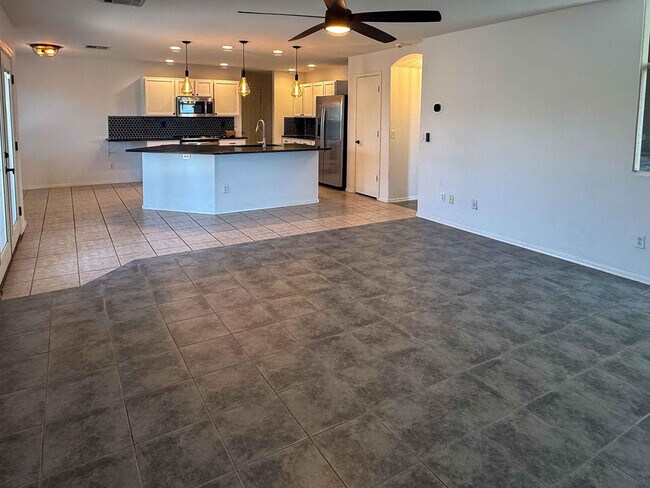 Building Photo - 3103 W Zachary Dr