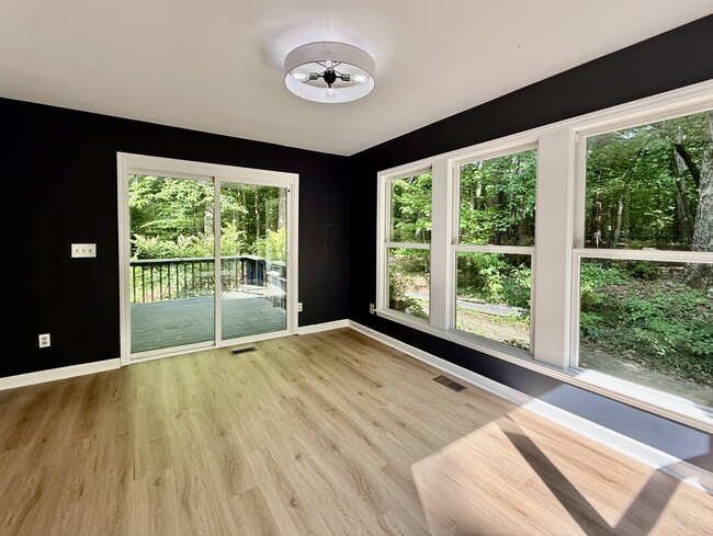 Building Photo - 5635 Falkirk Dr