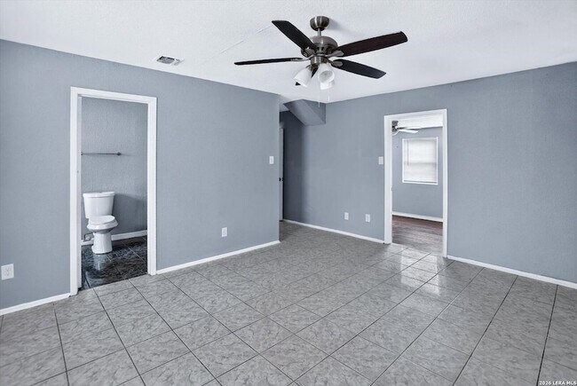 Building Photo - 5318 Costa Mesa St