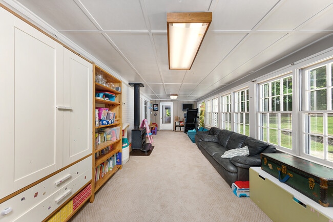 Building Photo - 6418 Overhill Rd
