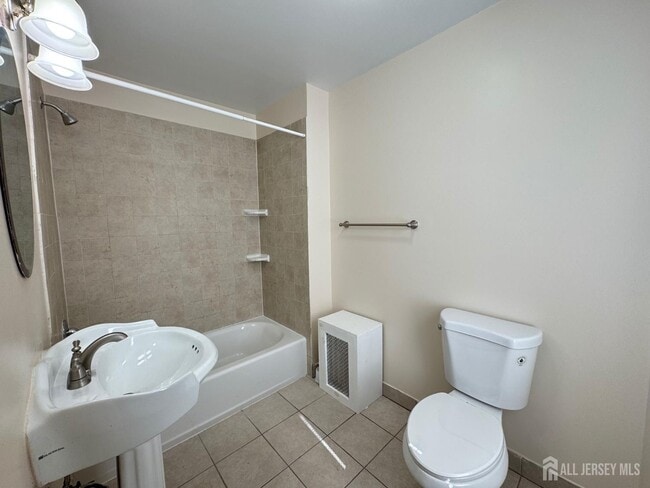 Building Photo - 150 George St