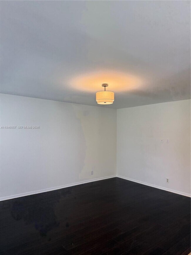 Building Photo - 9920 NW 68th Pl