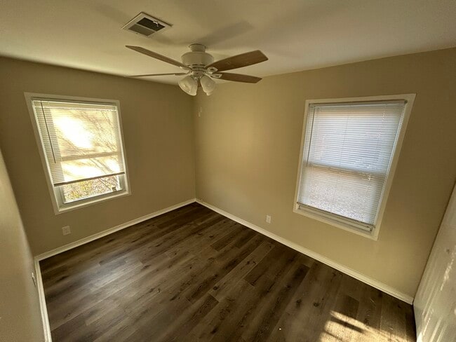 Building Photo - Cranston