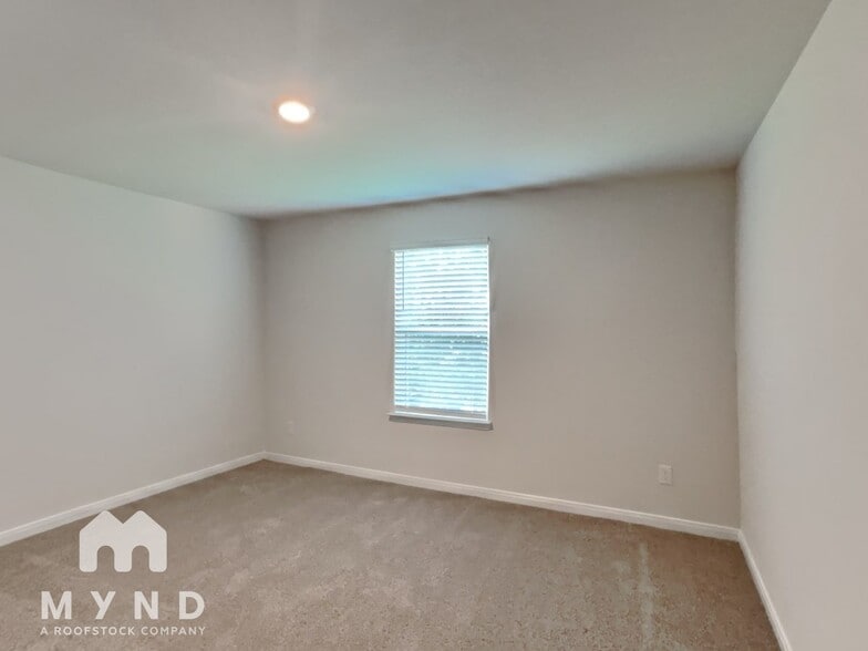 Building Photo - 1117 Clark Dr