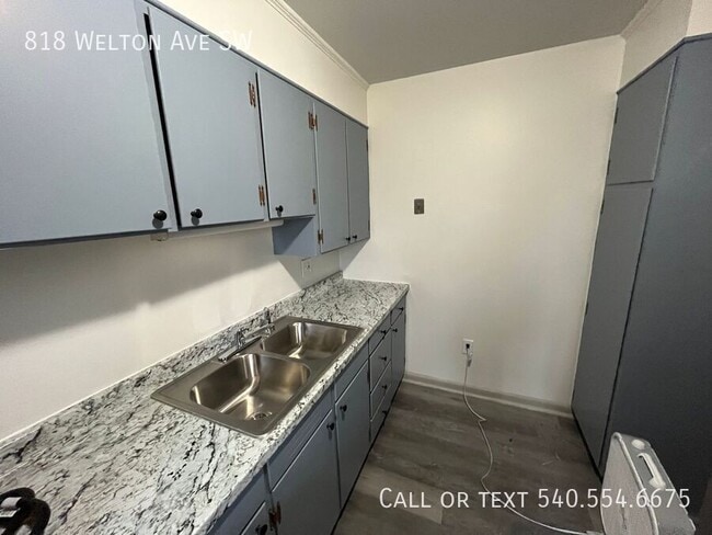 Building Photo - 818 Welton Ave SW