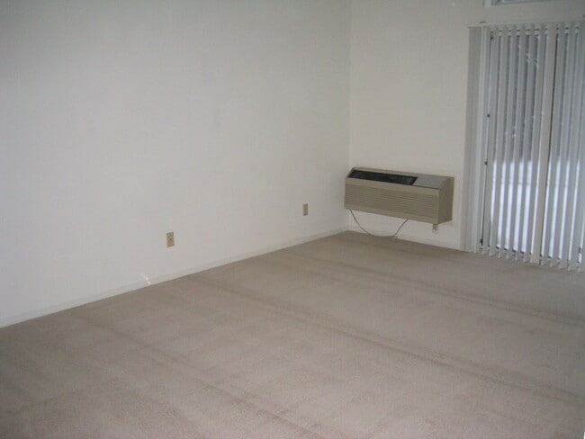 Building Photo - Stylish Loft Apartments Near the Madison A...