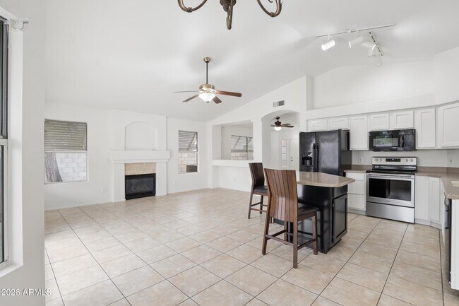 Building Photo - 15661 W Hammond Dr
