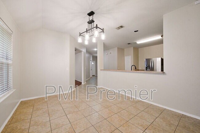 Building Photo - 8420 Silverbell Ln
