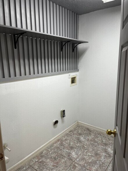 Building Photo - 5007 Terra Vista Way