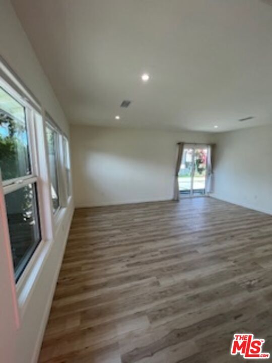 Building Photo - 9946 Farragut Dr
