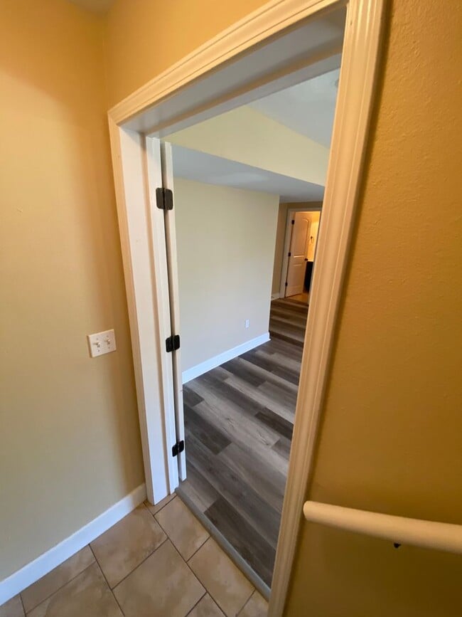 Building Photo - Luxurious 5 Bedroom Home in Woodridge Estates