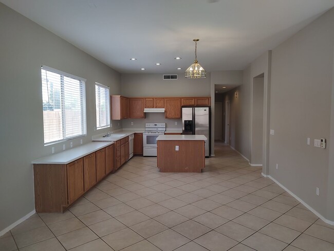 Building Photo - 3 Bedroom - 2 Bath - 2148 Sq. Ft. - Blakeman Ranch - Chandler