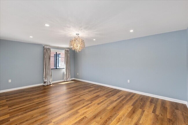 Building Photo - 100 Ledgewood Dr