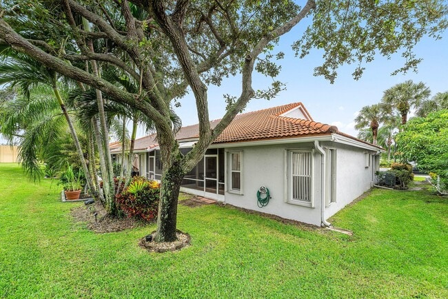 Building Photo - 8084 Summer Shores Dr