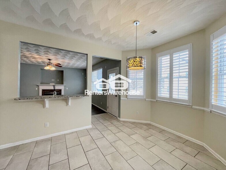 Building Photo - 1921 Spain Ln