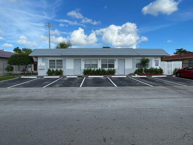 Building Photo - 3970 NW 30th Terrace