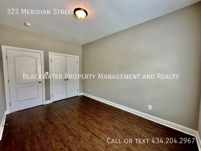 Building Photo - 3 Bedroom Townhouse in Cornerstone!