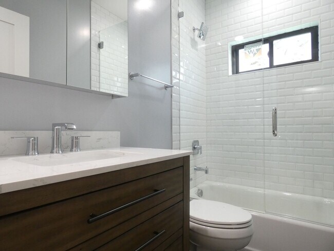 Building Photo - 5346 Lexington Ave