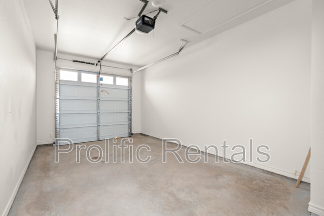 Building Photo - 5121 Rose Petal Ct