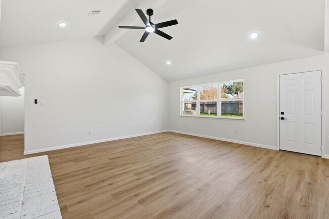 Building Photo - 7310 Sonnet Glen Ln