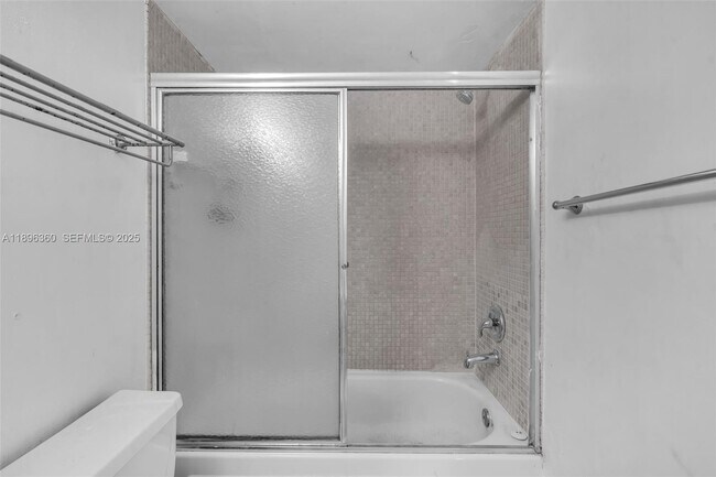 Building Photo - 13155 Ixora Ct