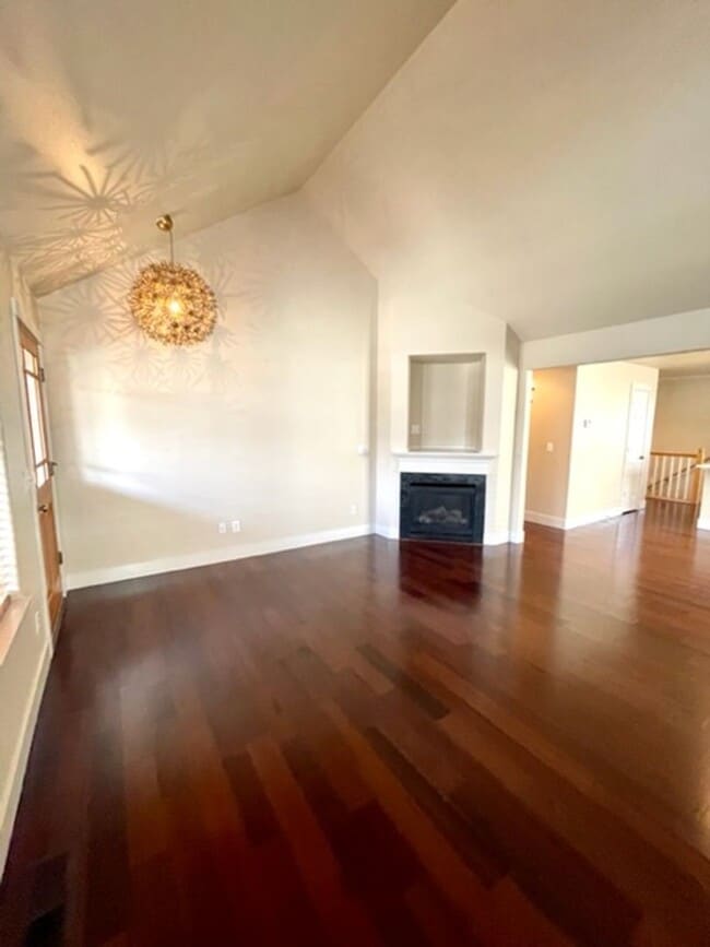 Building Photo - Great home in NE Bend!  New listing!