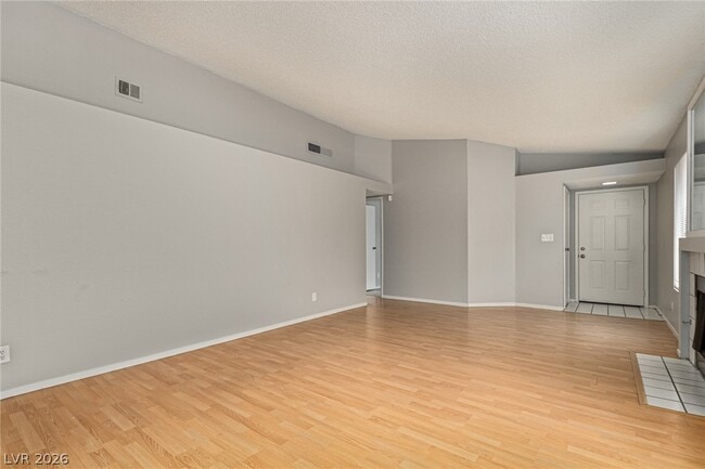 Building Photo - 2689 Rungsted St