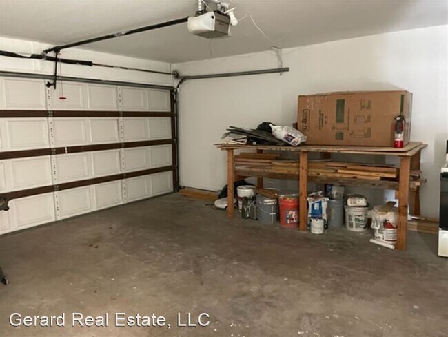 Building Photo - 3833 Rebecca Ln