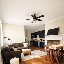 Building Photo - 109C