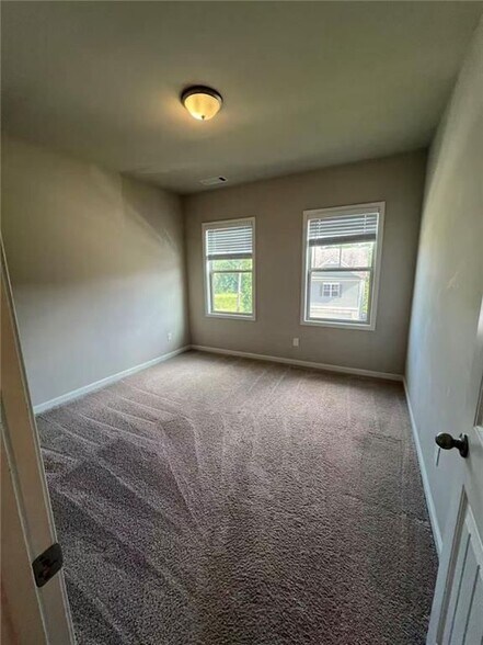 Building Photo - 7881 Silk Tree Pointe