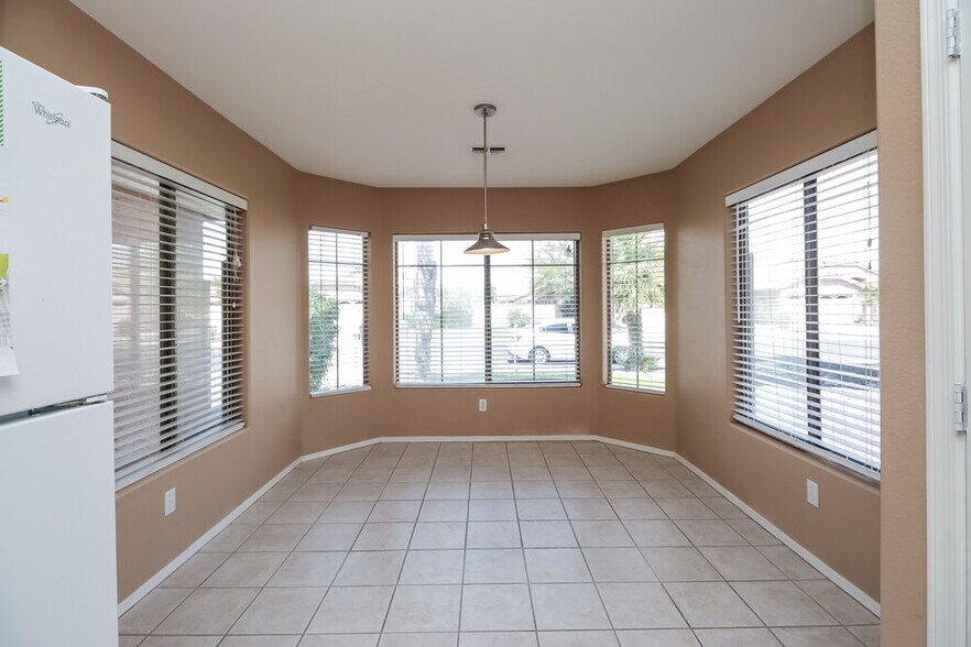 Building Photo - 3881 E Wyatt Way