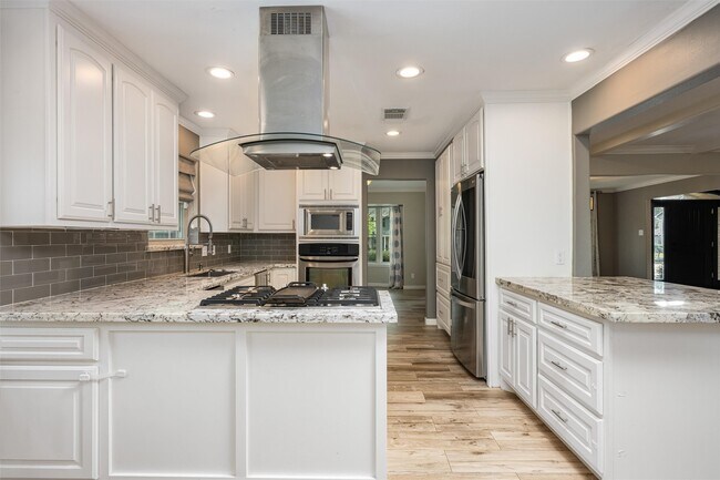 Building Photo - 14602 Oak Bend Dr