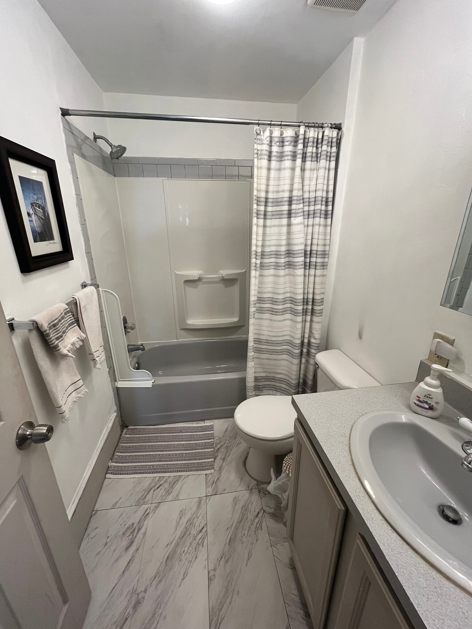 Building Photo - 2013 Walnut St