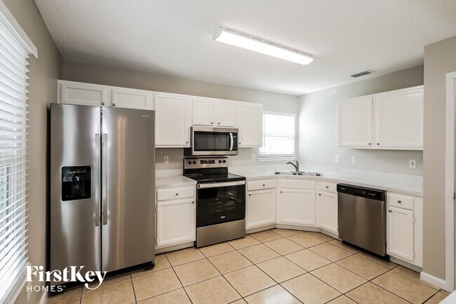 Building Photo - 3046 Wavering Ln