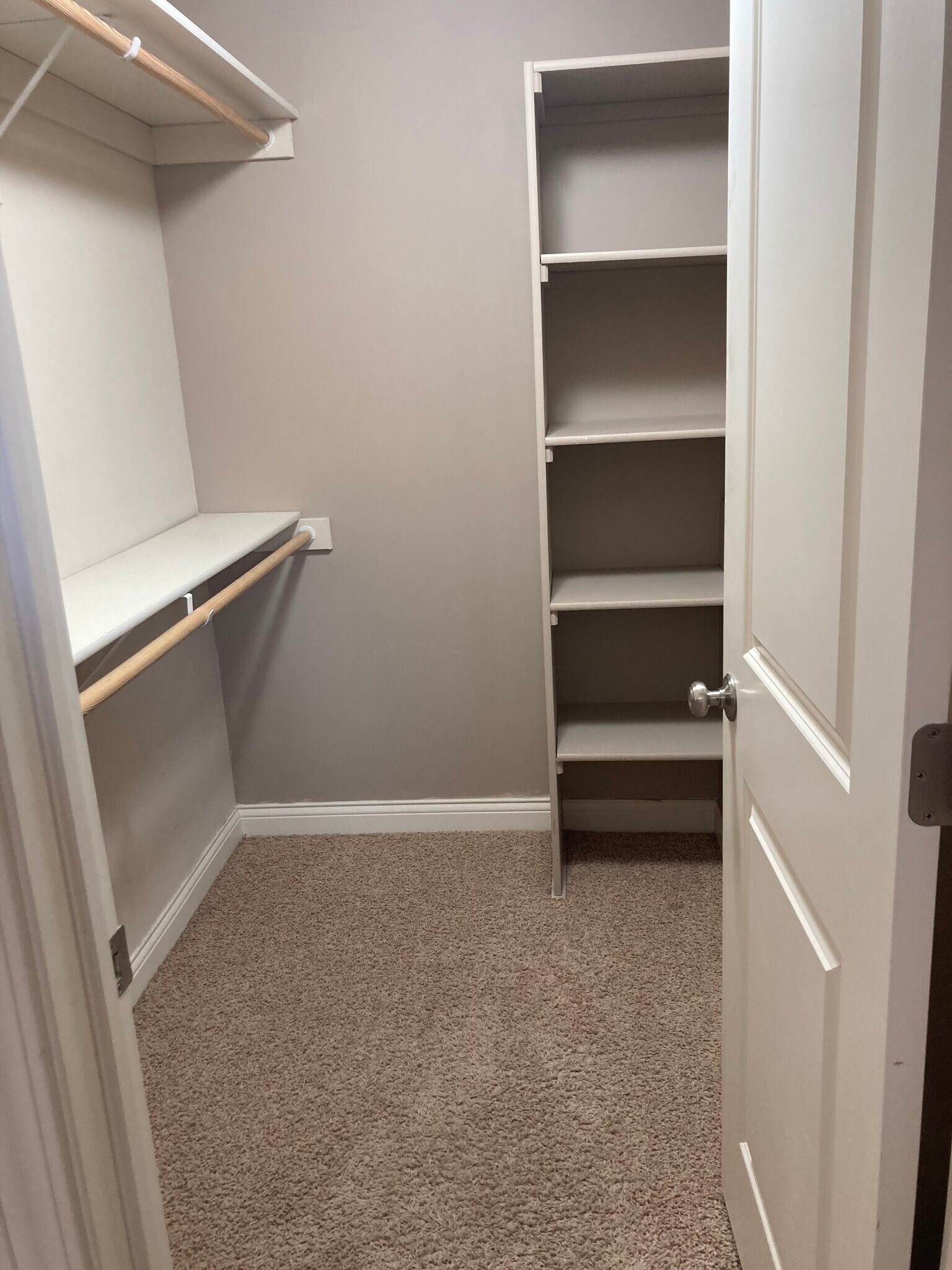 bedroom walk in closet - 1121 Turtle Creek Rd
