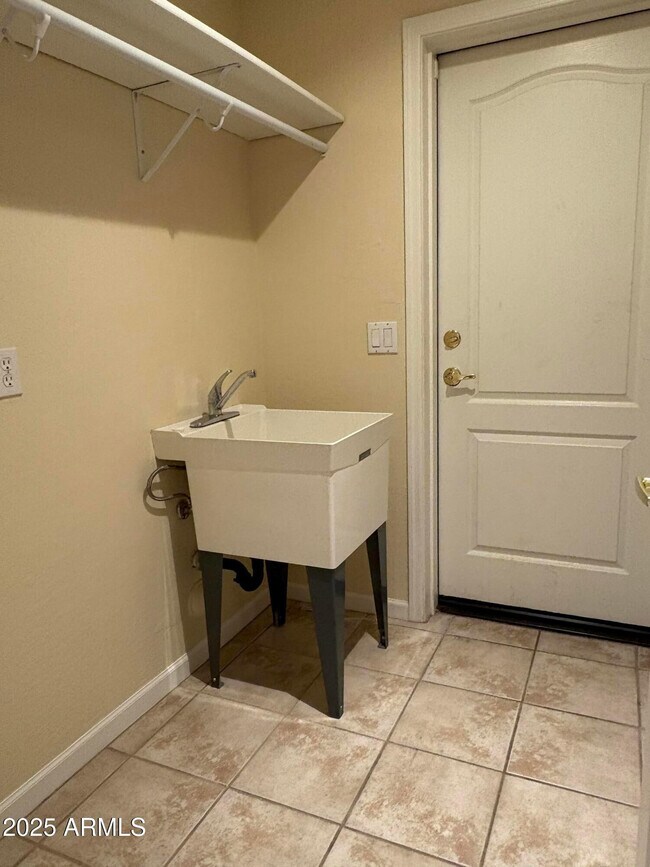 Building Photo - 8182 E Sierra Pinta Dr