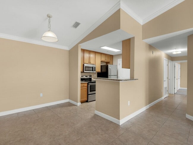 Building Photo - Beautiful One Bedroom Apartment in Fort Walton Beach!