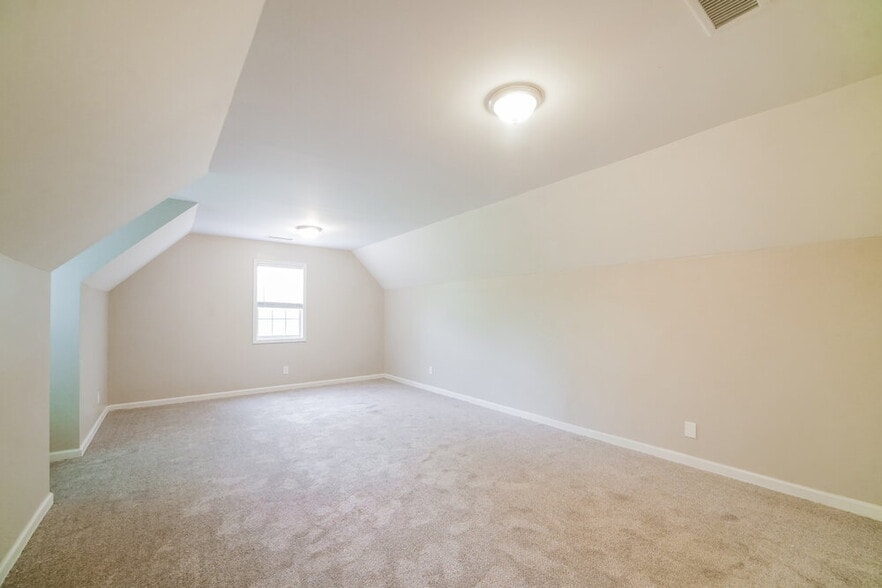 Building Photo - 57 Highland Dr