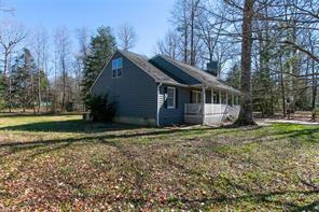 Building Photo - Call Sabrina at 757-767-0767 for more information