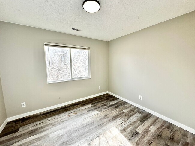 Building Photo - 1042 Mazatlan Cir