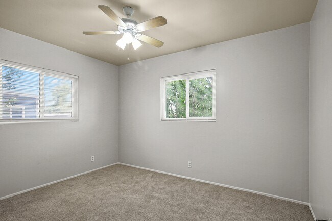 Building Photo - 1073 Palm Ave