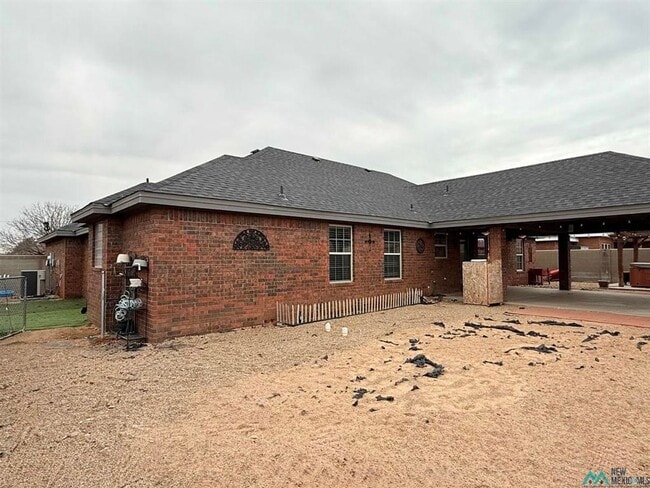 Building Photo - 1347 Oakwood Cir