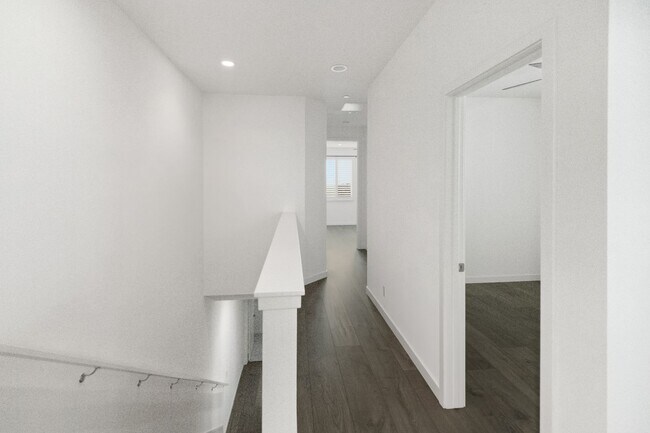 Building Photo - 4 Bedroom, 3 and 1/2 Bath Townhome in the Great Park