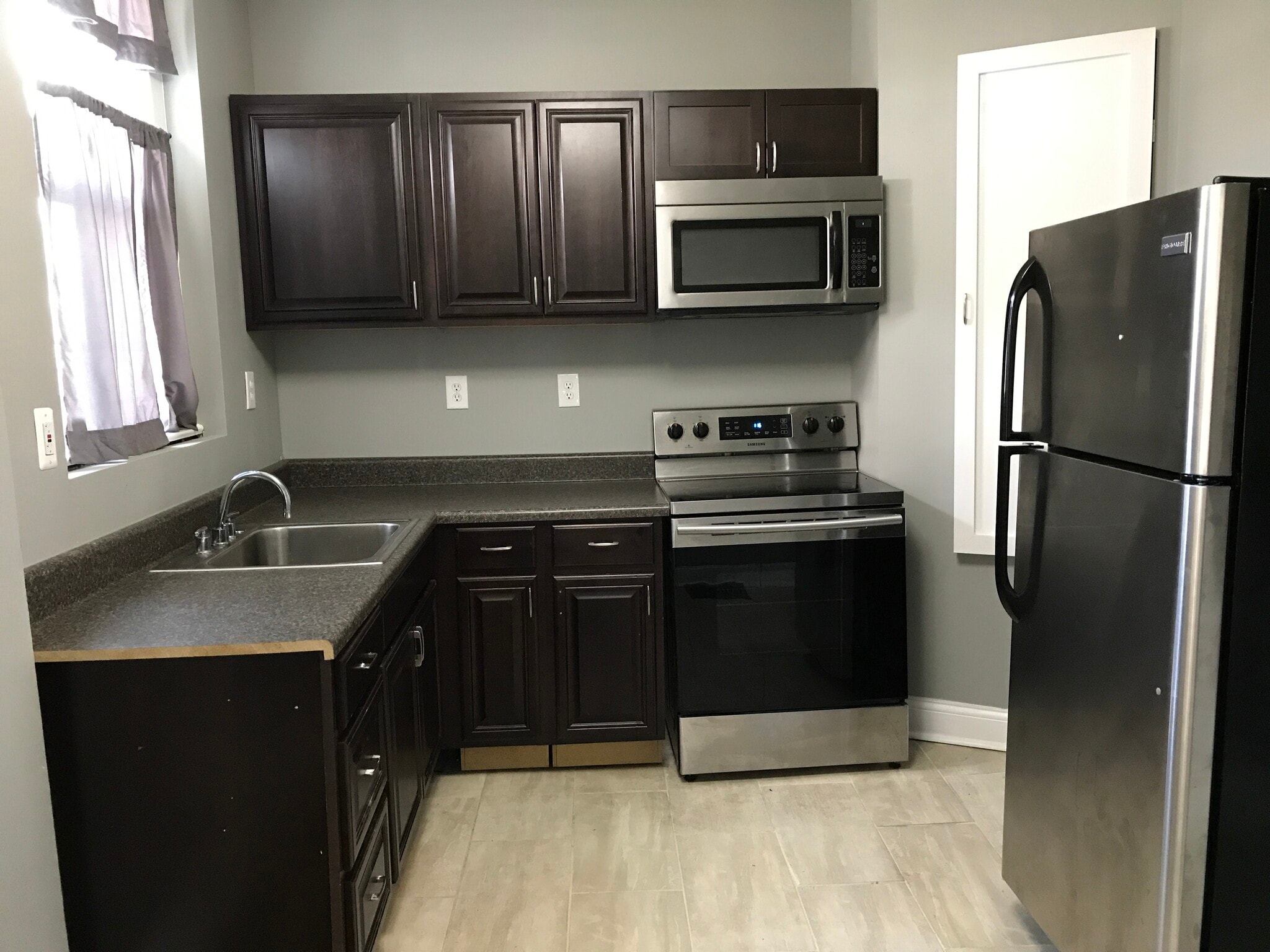 Kitchen - 602 E 21st St