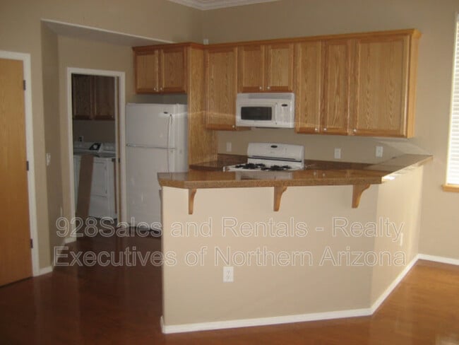 Building Photo - 4446 E Savannah Cir