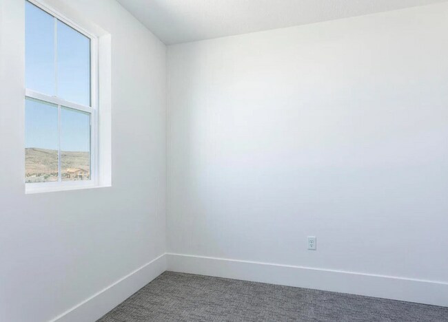 Building Photo - Stunning 3 Bedroom, 2.5 Bathroom in Beautiful Desert Color Community